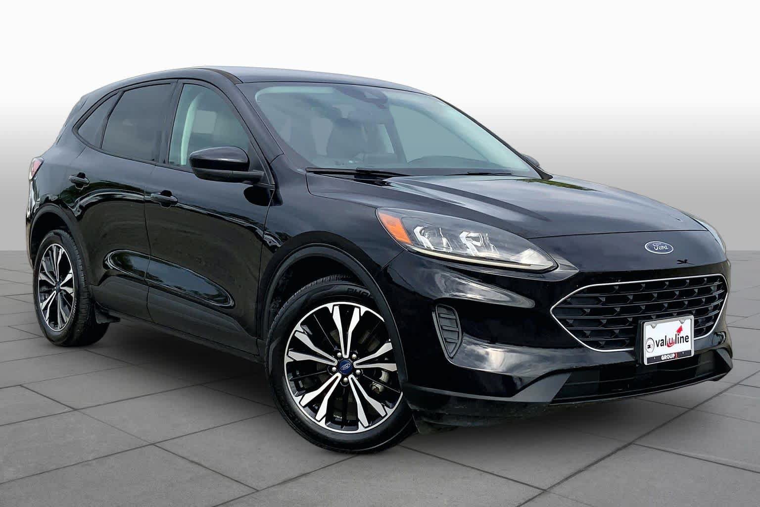 Used 2021 Ford Escape SE w/ SE Sport Appearance Package FWD image 3