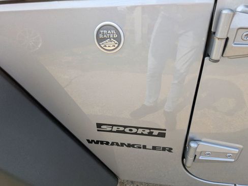 Used 2016 Jeep Wrangler Sport w/ Connectivity Group image 11