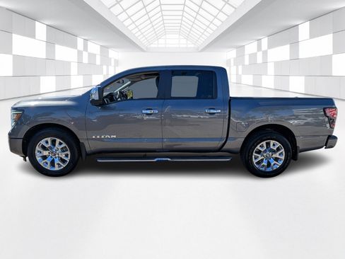 Certified 2021 Nissan Titan SL w/ Moonroof Package image 4