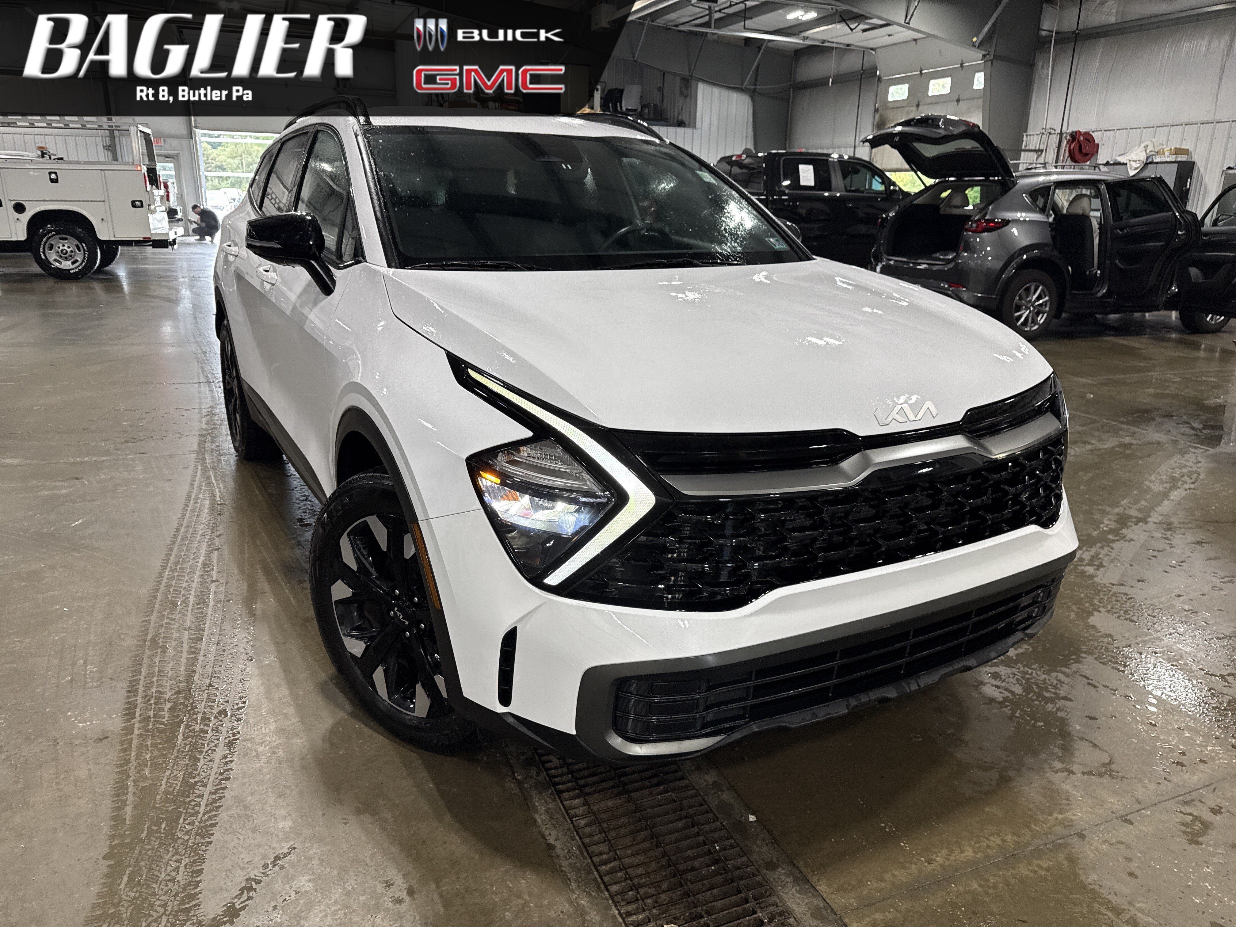 Used 2023 Kia Sportage X-Line AWD/4WD image 1
