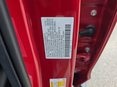 Used 2025 Honda Pilot Elite image 40