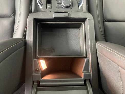 Used 2023 Chevrolet Traverse LT w/ Rear Camera Mirror Package AWD/4WD image 14
