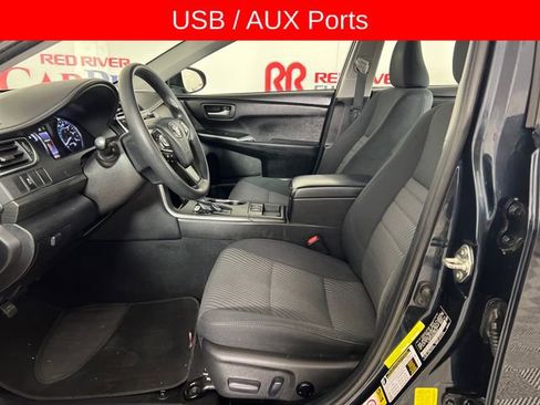 Used 2016 Toyota Camry LE image 10