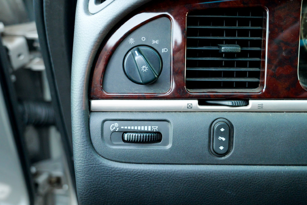 Used 2008 Lincoln Town Car Executive RWD image 59