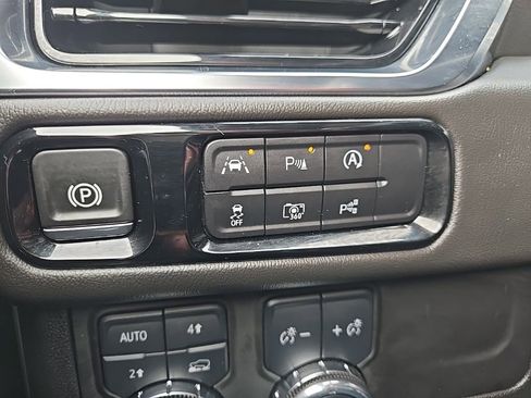 Used 2025 GMC Yukon Denali image 50