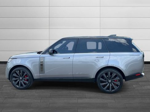 Used 2023 Land Rover Range Rover SV AWD/4WD image 2