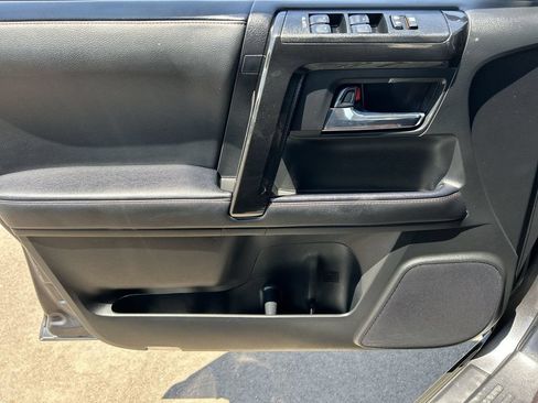 Used 2020 Toyota 4Runner TRD Off-Road Premium w/ Moonroof Package AWD/4WD image 23