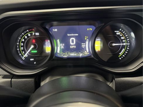 Used 2025 Jeep Wrangler Unlimited Sahara AWD/4WD image 20