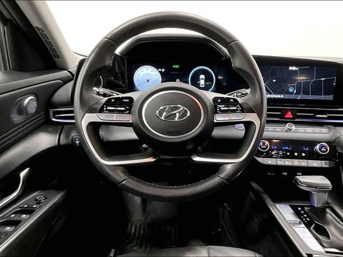 Used 2023 Hyundai Elantra Limited FWD image 6