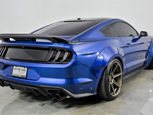 Used 2018 Ford Mustang GT Premium w/ Equipment Group 401A RWD image 9