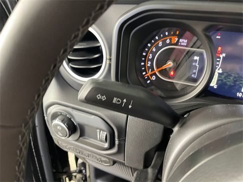 New 2025 Jeep Gladiator Sport w/ Premium Package image 13