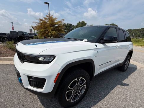 Used 2024 Jeep Grand Cherokee Trailhawk AWD/4WD image 45