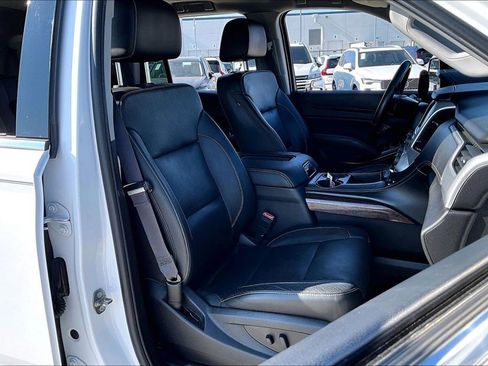 Used 2017 GMC Yukon SLT image 10