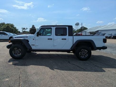 Used 2024 Jeep Gladiator Mojave AWD/4WD image 7