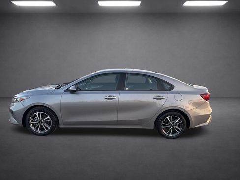 Used 2023 Kia Forte LXS FWD image 5