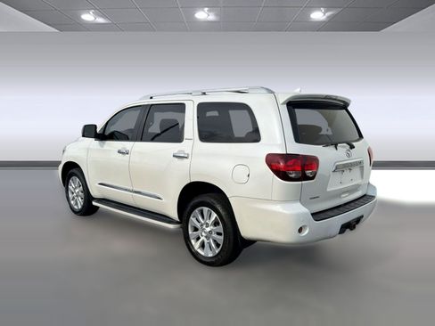 Used 2019 Toyota Sequoia Platinum AWD/4WD image 3