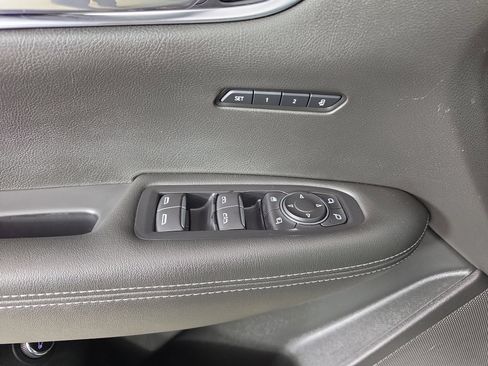 Used 2021 Cadillac XT6 Premium Luxury FWD image 17