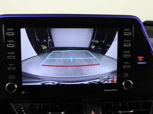 Used 2020 Toyota C-HR XLE FWD image 28