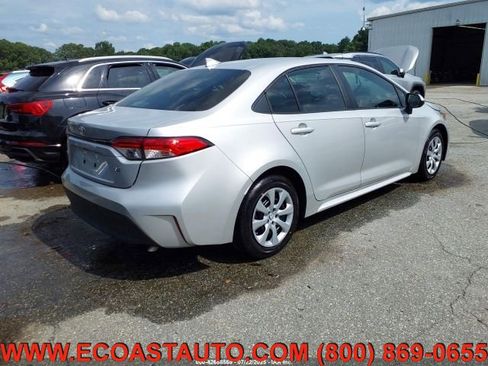 Used 2023 Toyota Corolla LE image 4