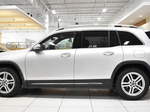 Used 2020 Mercedes-Benz GLB 250 4MATIC image 2