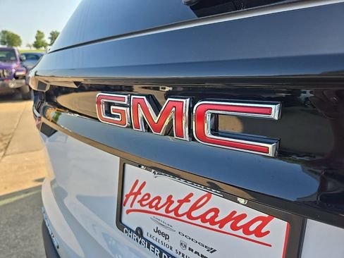 Used 2026 GMC Acadia AT4 w/ Luxury Package AWD/4WD image 23