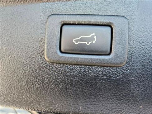 Used 2017 Subaru Outback 3.6R Limited AWD/4WD image 7