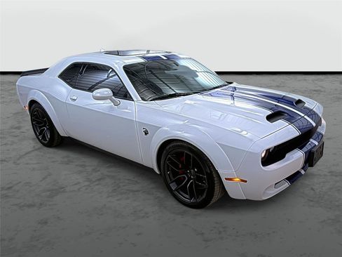 Used 2019 Dodge Challenger SRT Hellcat image 5