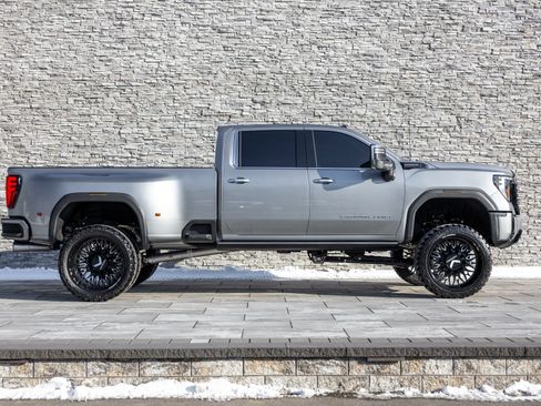 Used 2026 GMC Sierra 3500 Denali Ultimate image 10