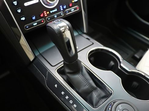 Used 2016 Ford Explorer Platinum image 26