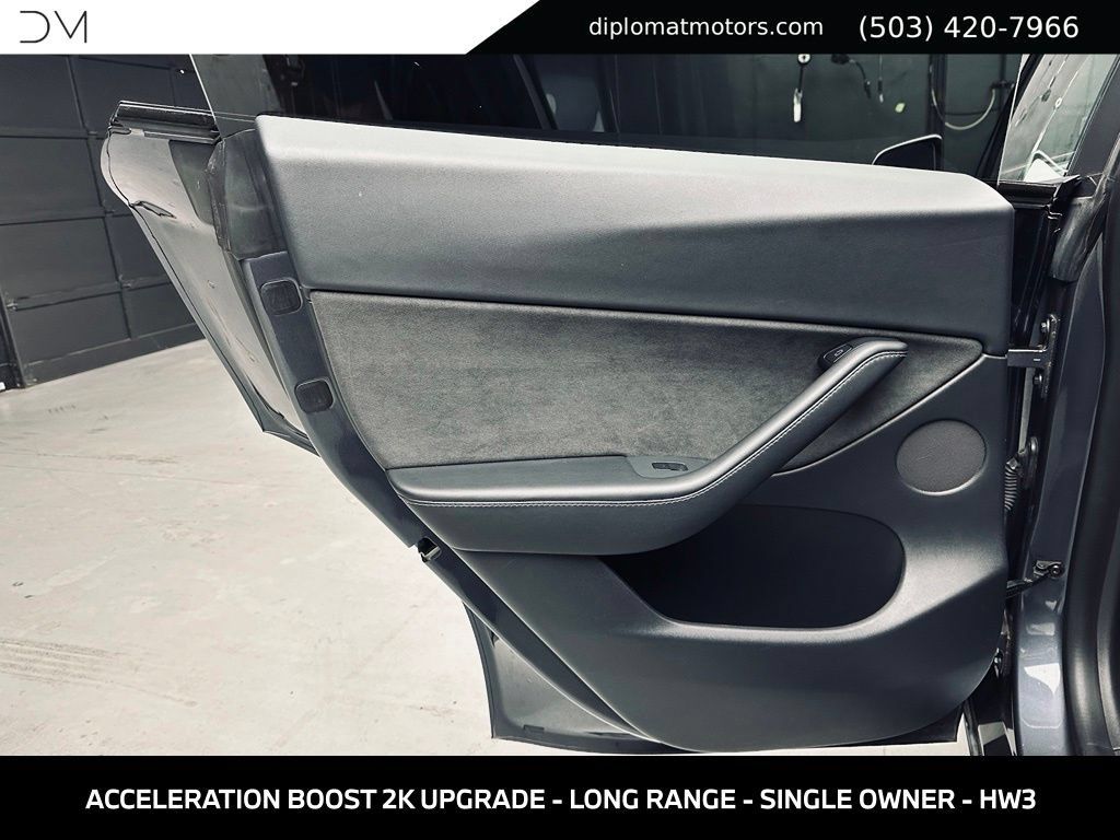Used 2021 Tesla Model Y Long Range AWD/4WD image 28