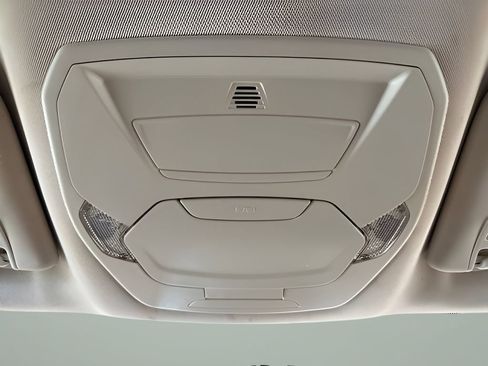 Used 2018 Ford Escape SE w/ SE Sport Appearance Package FWD image 25