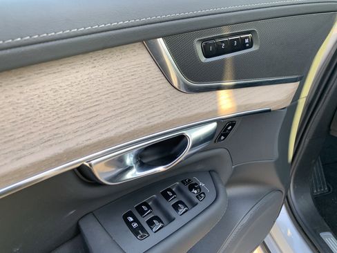 Used 2025 Volvo XC90 B5 Plus image 15