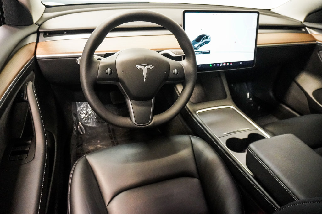 Used 2022 Tesla Model 3 Standard Range RWD image 12