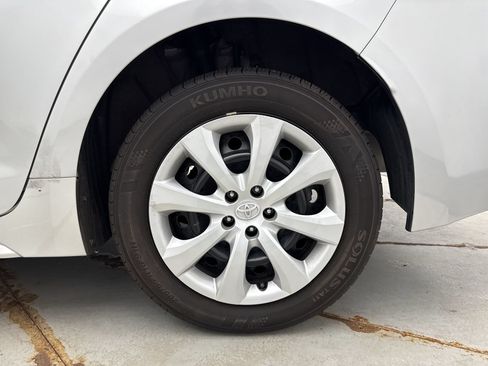 Used 2023 Toyota Corolla LE FWD image 9