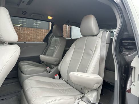 Used 2014 Toyota Sienna XLE w/ XLE Premium Package image 29