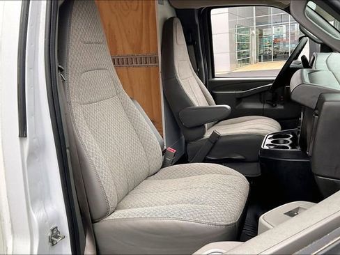 Used 2024 Chevrolet Express 3500 w/ Power Convenience Package RWD image 7