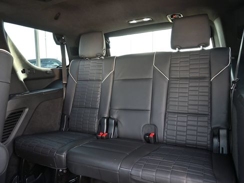 Used 2025 Cadillac Escalade Sport Platinum AWD/4WD image 21