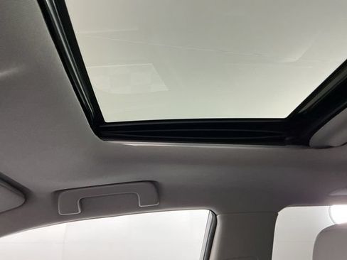 Used 2017 Toyota Highlander XLE AWD/4WD image 21