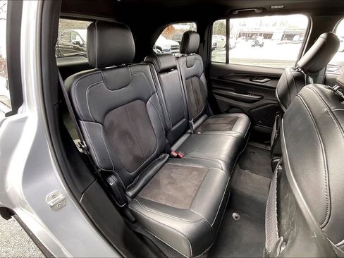 Certified 2023 Jeep Grand Cherokee Altitude image 17