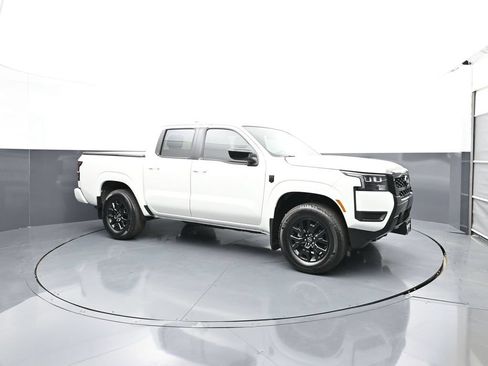 Certified 2026 Nissan Frontier SV w/ Tow Package AWD/4WD image 8