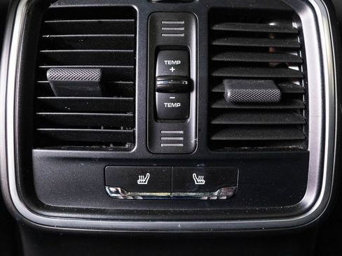 Certified 2020 Porsche Macan AWD/4WD image 36