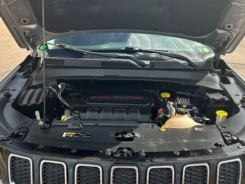 Used 2018 Jeep Compass Latitude w/ Popular Equipment Group image 11