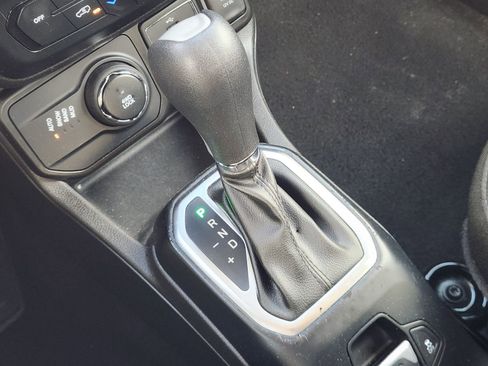 Used 2023 Jeep Renegade Latitude AWD/4WD image 20