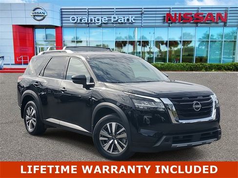 Used 2024 Nissan Pathfinder SL image 1