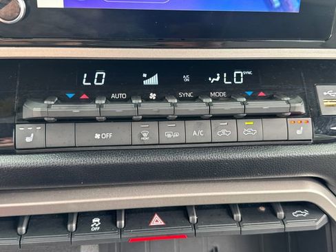 Used 2025 Toyota Tundra SR5 w/ SR5 Premium Package RWD image 23