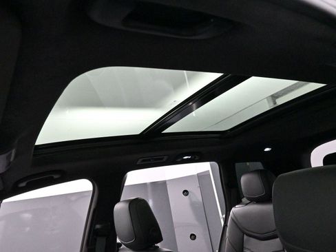 Certified 2024 Cadillac XT6 Sport w/ Platinum Package image 30