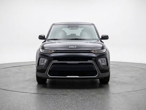 Used 2025 Kia Soul LX w/ LX Technology Package image 2