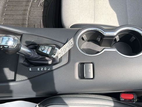 Used 2024 Ford Mustang Convertible RWD image 17