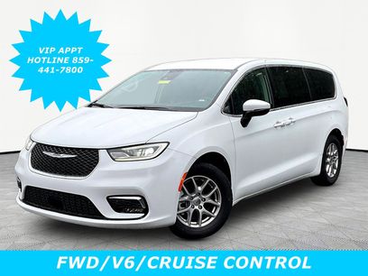 Used 2023 Chrysler Pacifica Touring-L