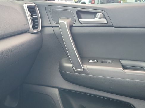 Used 2022 Kia Sportage Nightfall Edition image 31